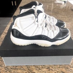 COPY - Youth boys Air Jordan 11 retro size 5.5